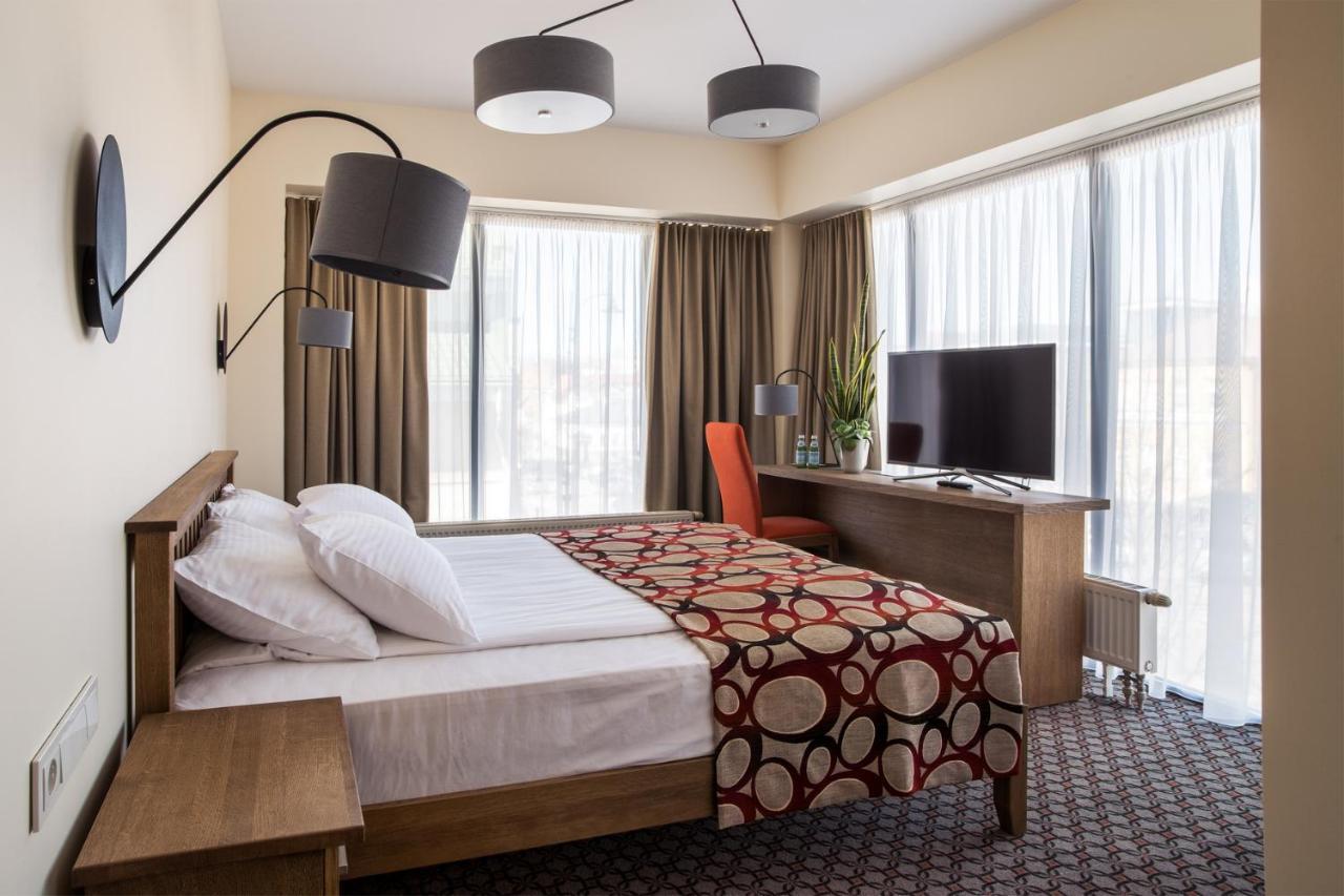 Hotel Sinchronas เตลเช ภายนอก รูปภาพ