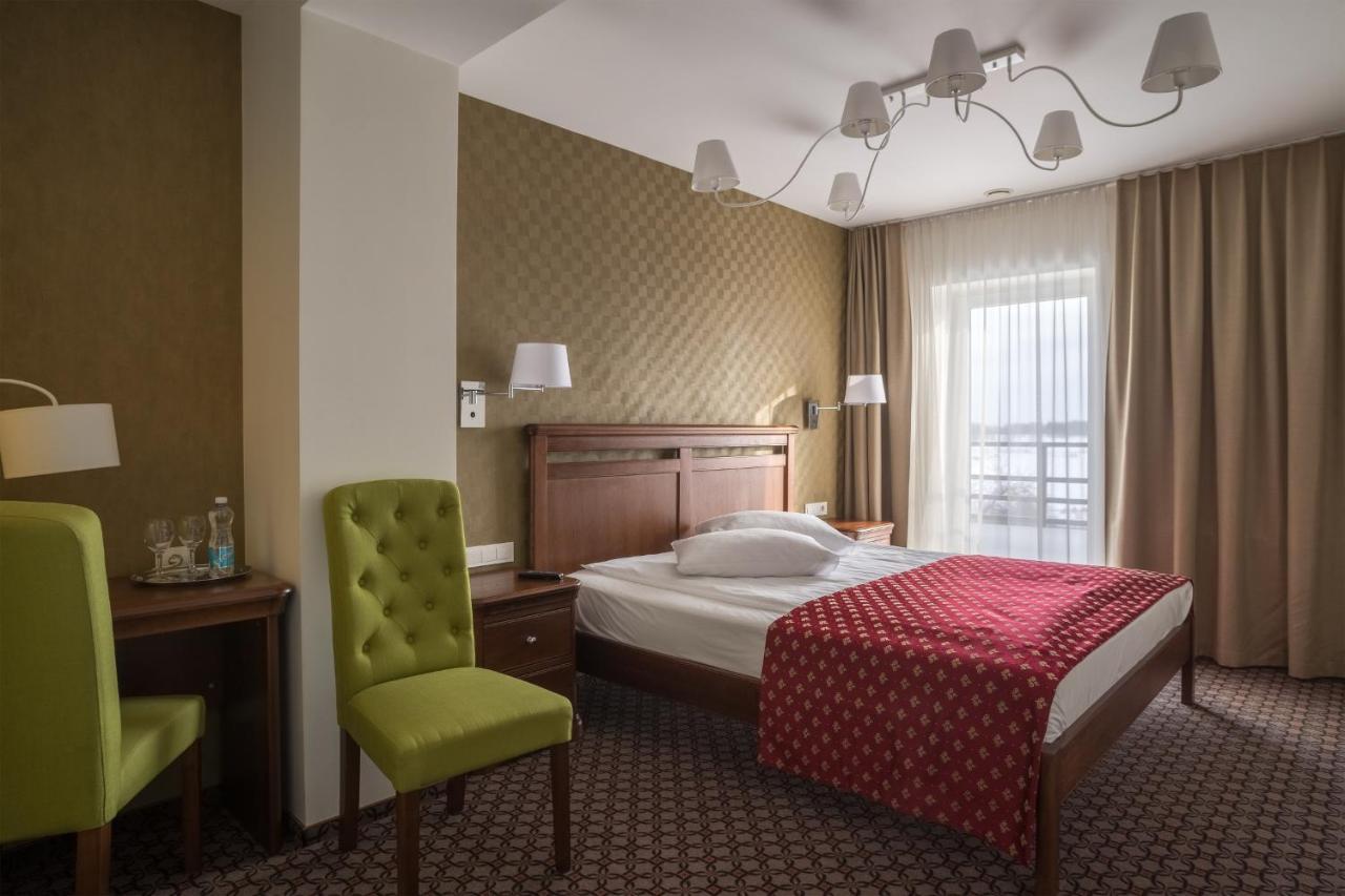 Hotel Sinchronas เตลเช ภายนอก รูปภาพ