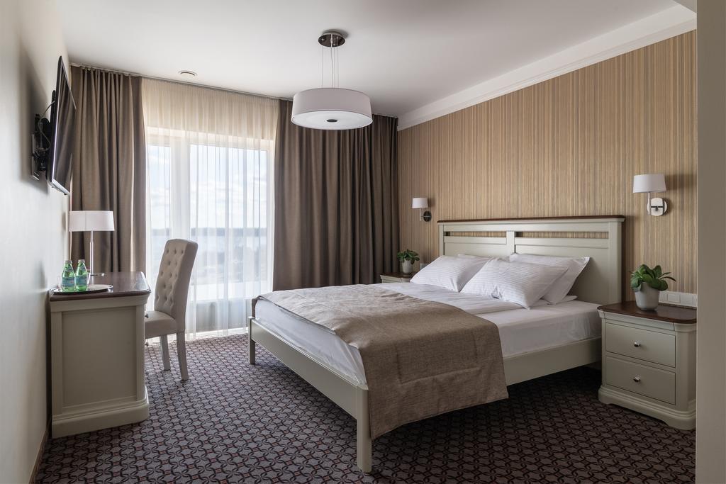 Hotel Sinchronas เตลเช ภายนอก รูปภาพ