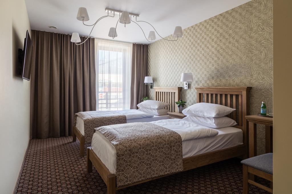 Hotel Sinchronas เตลเช ภายนอก รูปภาพ