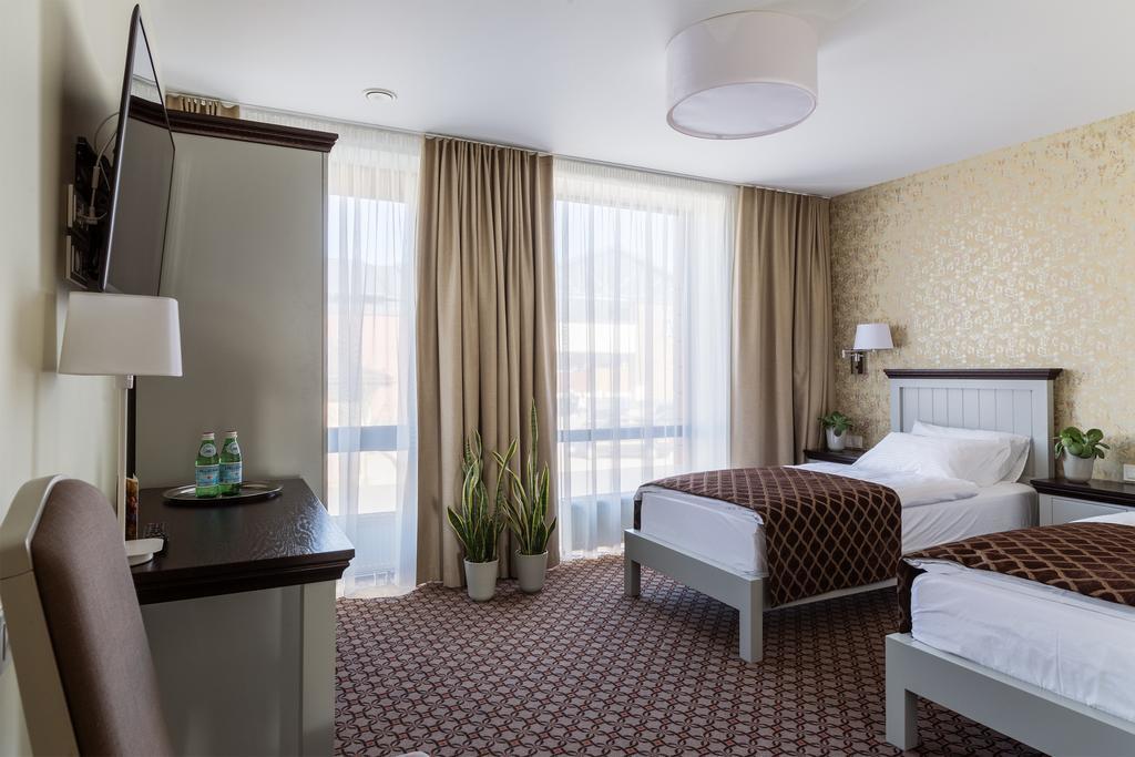 Hotel Sinchronas เตลเช ภายนอก รูปภาพ
