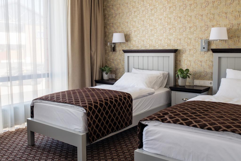 Hotel Sinchronas เตลเช ภายนอก รูปภาพ